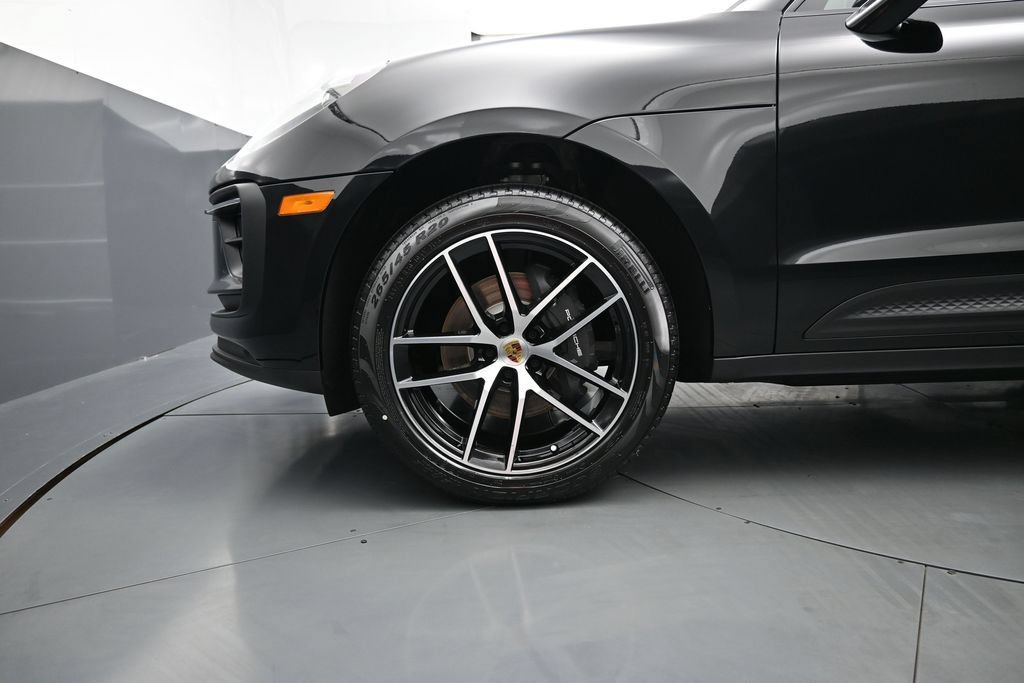New 2026 Porsche Macan AWD/4WD image 9