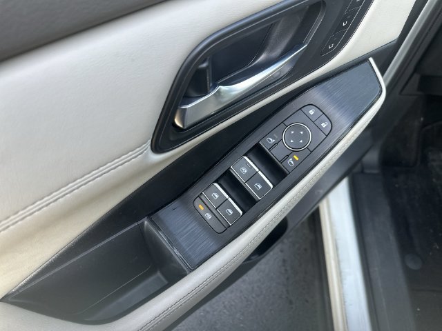 Used 2023 Nissan Rogue SL AWD/4WD image 18