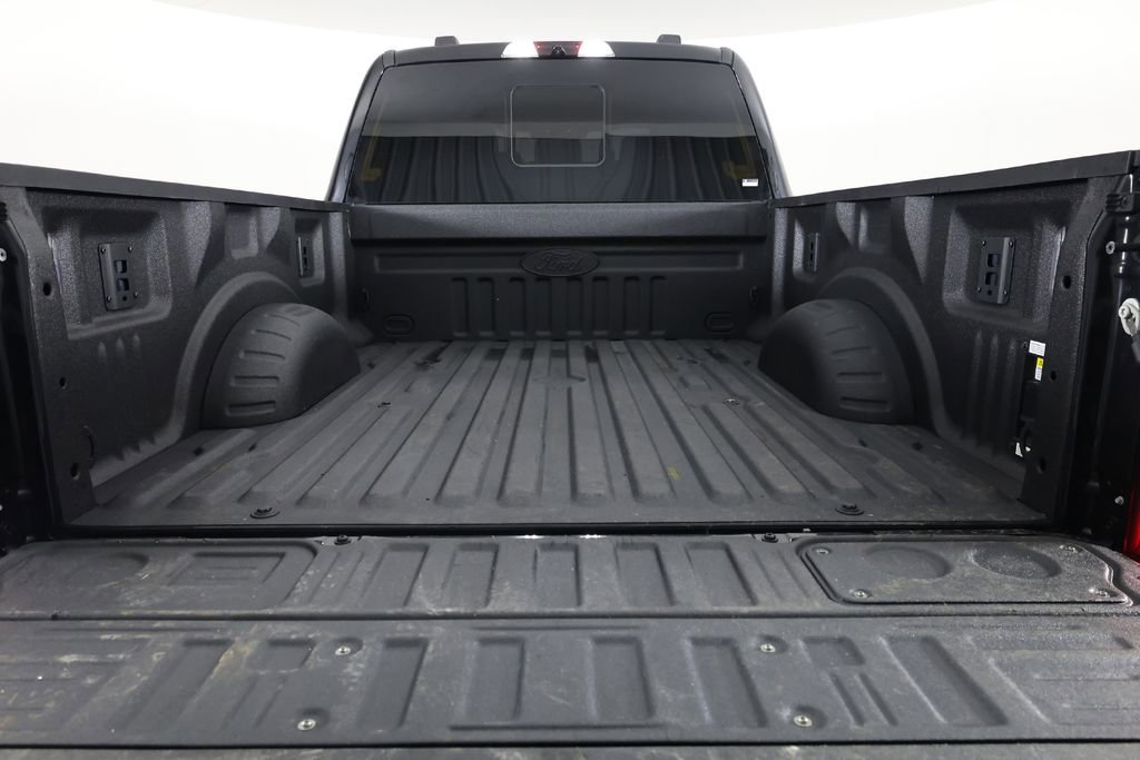 Used 2025 Ford F250 Platinum w/ Platinum Plus Package AWD/4WD image 7