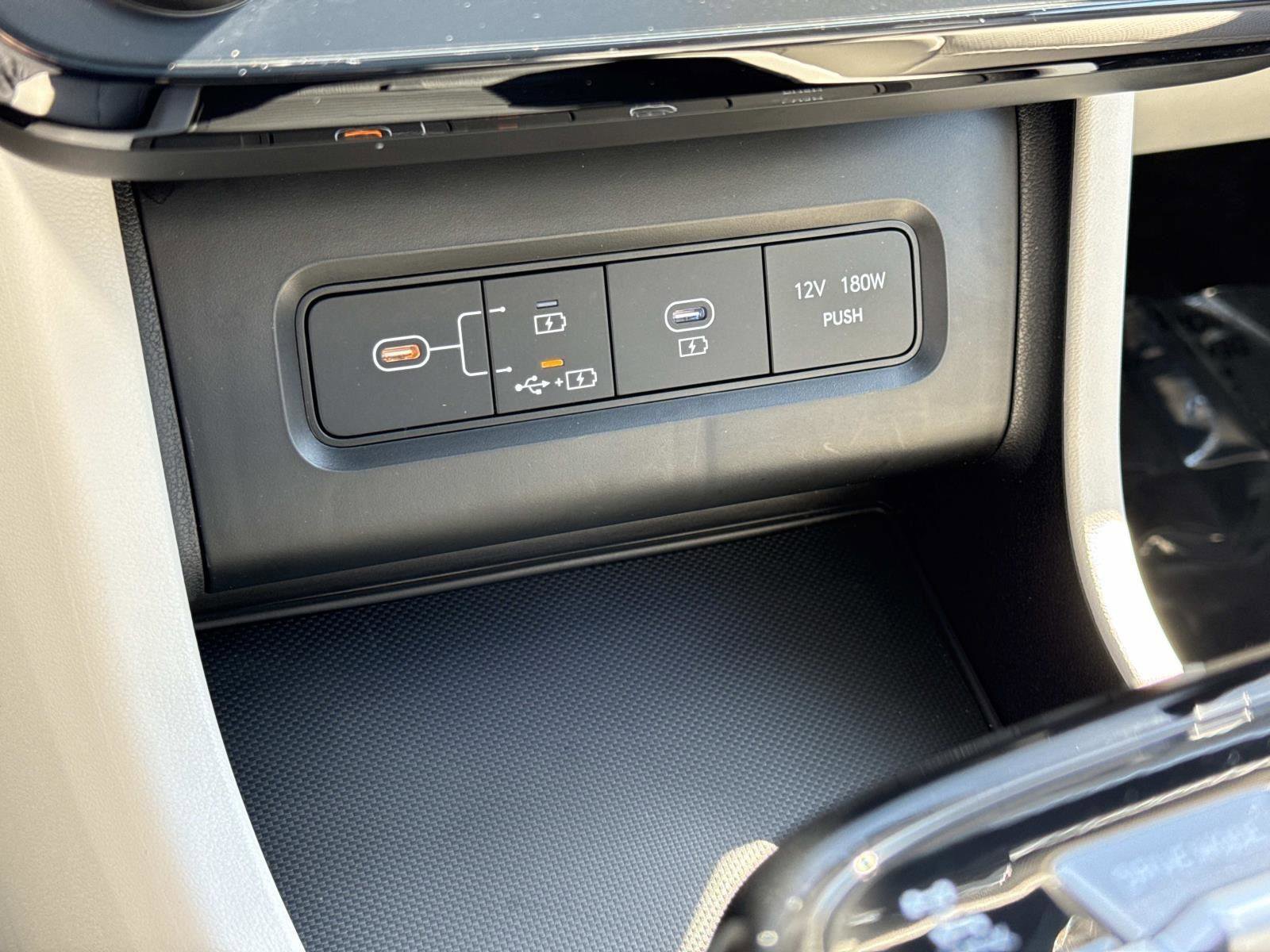 Certified 2025 Hyundai Tucson Limited AWD/4WD image 8