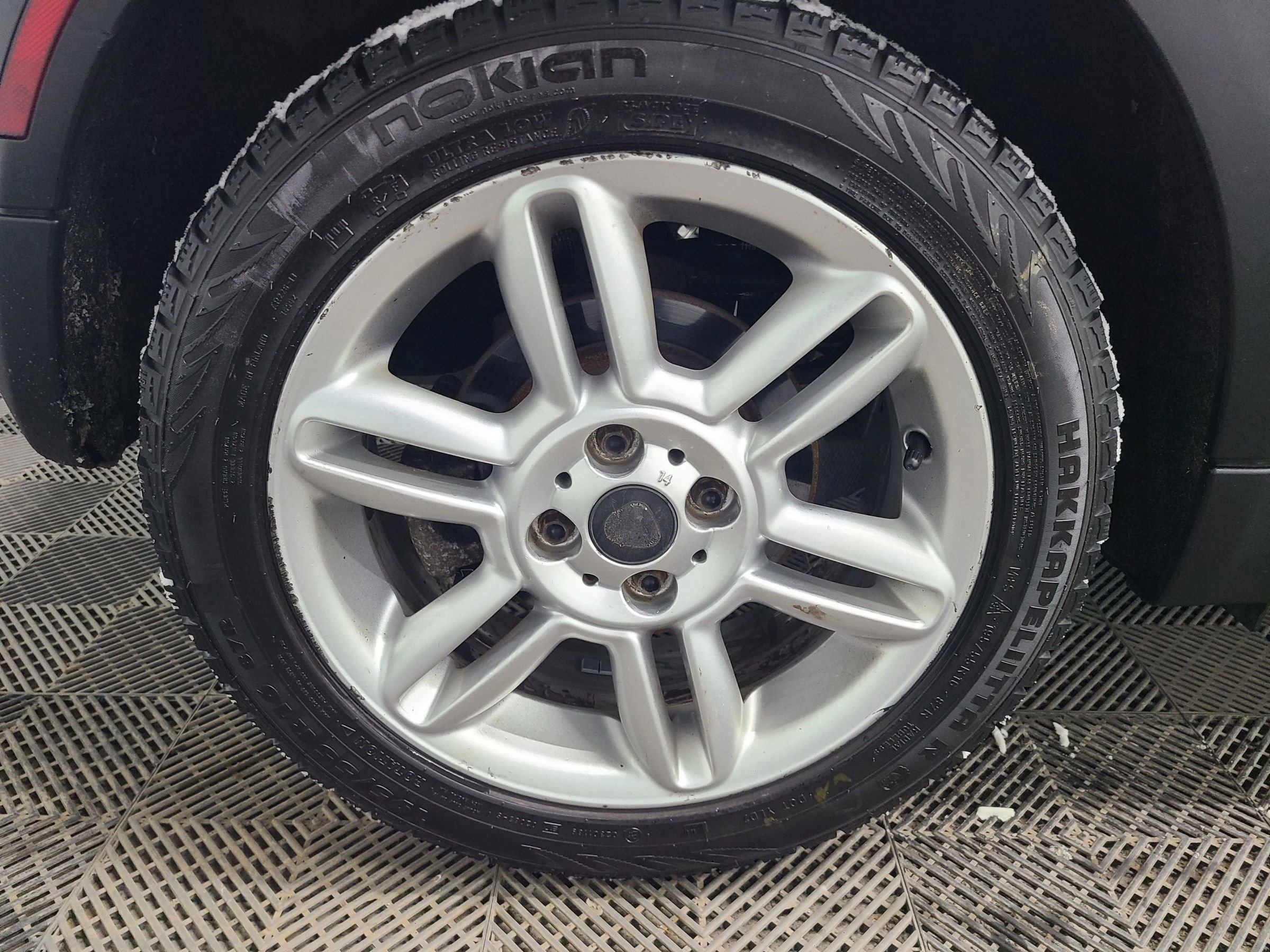 Used 2011 MINI Cooper Convertible image 16