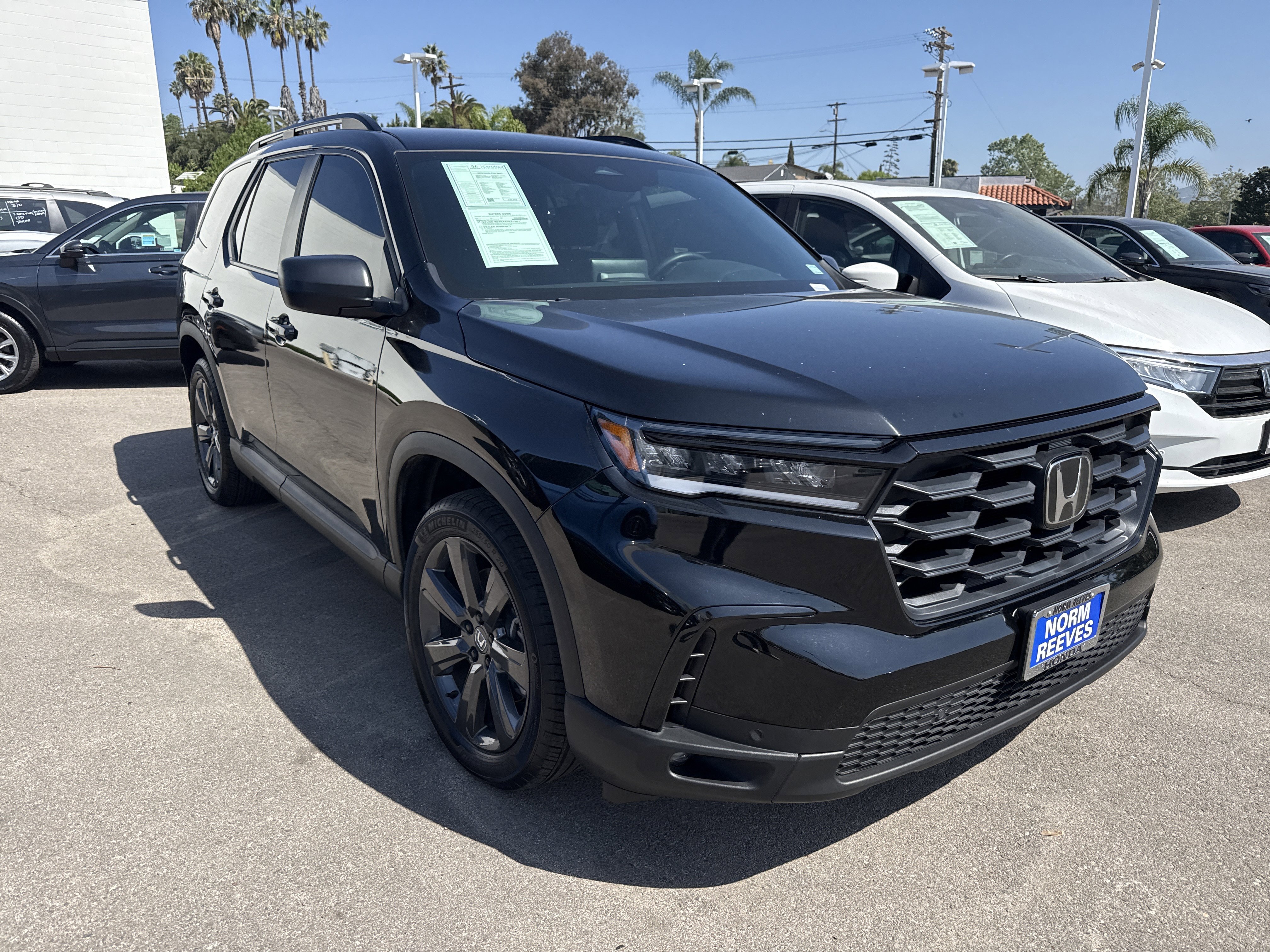 Certified 2025 Honda Pilot Sport image 9