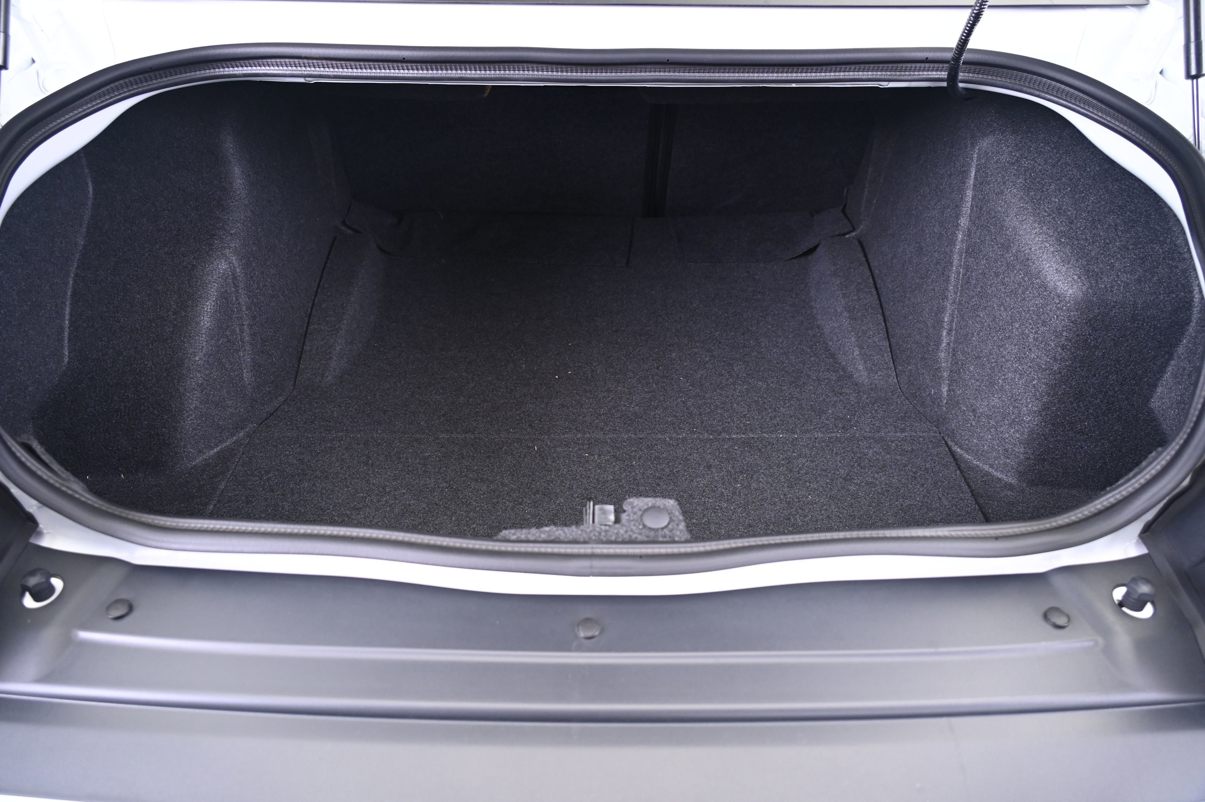 Used 2015 Dodge Challenger SRT Hellcat image 15