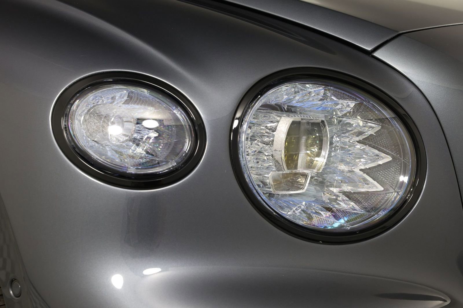 New 2025 Bentley Flying Spur Plug-In Hybrid image 13