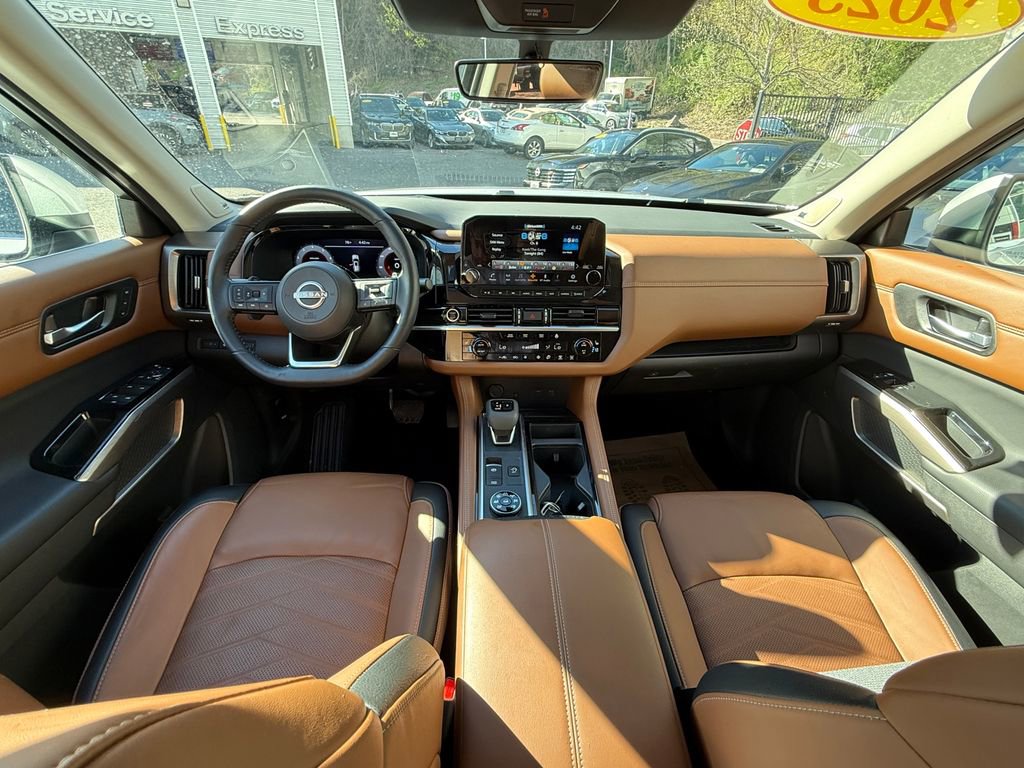 Used 2024 Nissan Pathfinder Platinum w/ Cargo Package AWD/4WD image 11