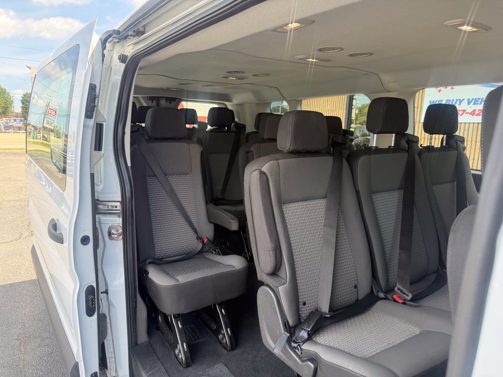 Used 2024 Ford Transit 350 XLT RWD image 4