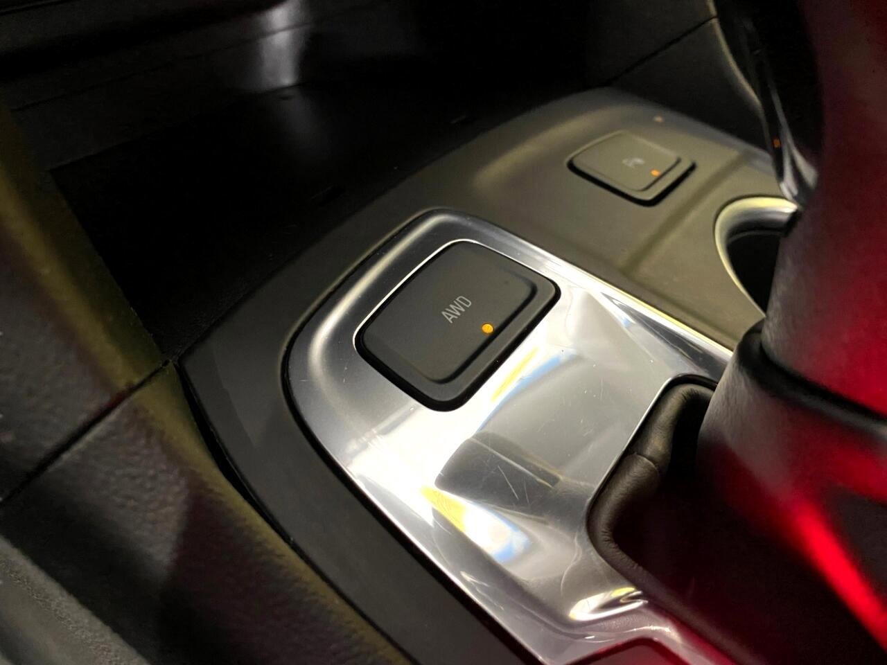Used 2022 Chevrolet Equinox LT w/ Driver Convenience Package image 17