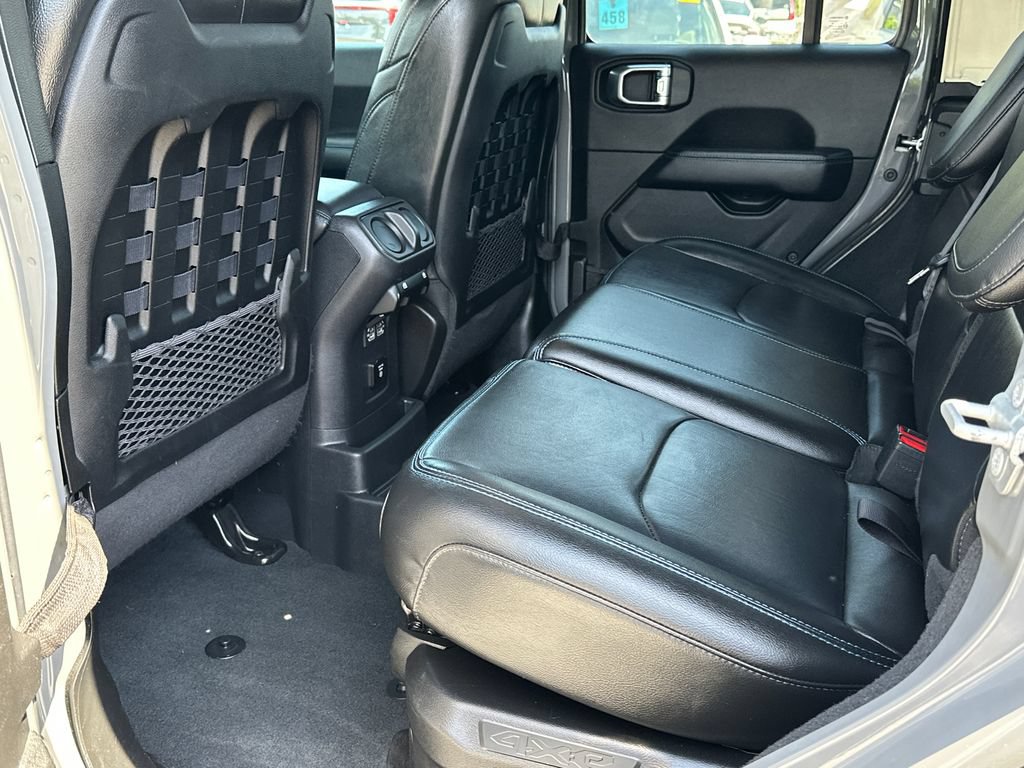 Used 2022 Jeep Wrangler Unlimited Rubicon 4xe w/ Cold Weather Group AWD/4WD image 17