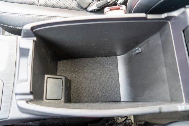 Used 2022 Ford Escape Titanium w/ Class II Trailer Tow Package image 36