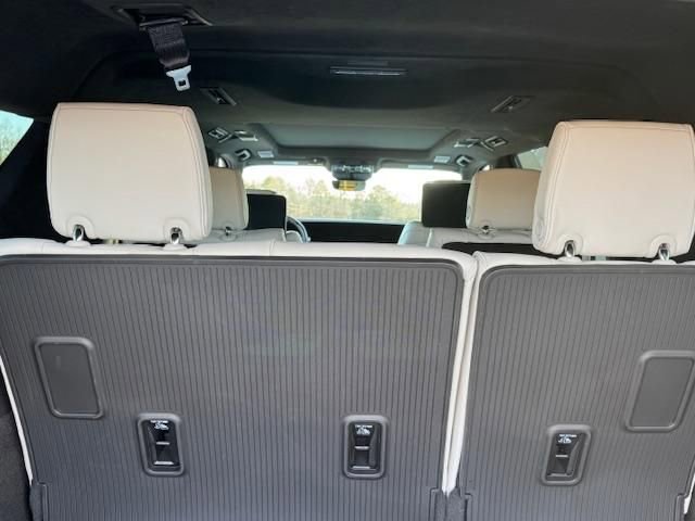 Used 2026 Cadillac Escalade ESV Platinum Sport w/ LPO, Floor Liner Package image 16