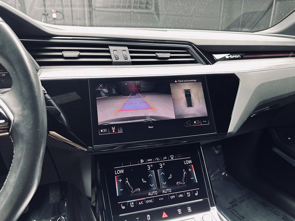 Used 2022 Audi e-tron Chronos AWD/4WD image 31