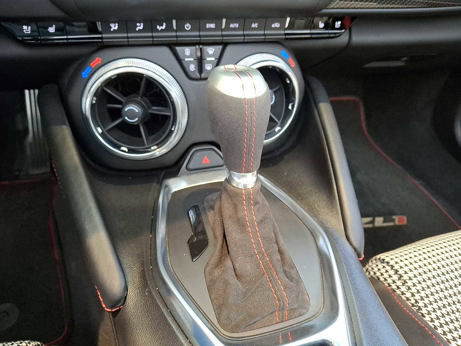 Used 2018 Chevrolet Camaro ZL1 image 15