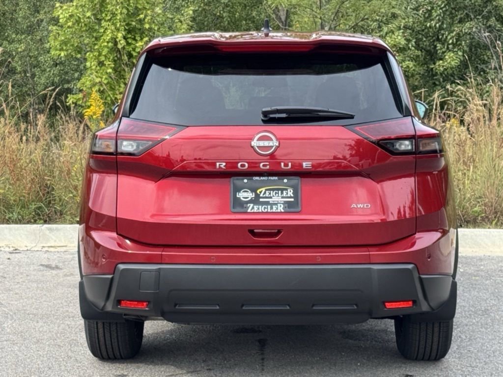 Certified 2025 Nissan Rogue S image 5