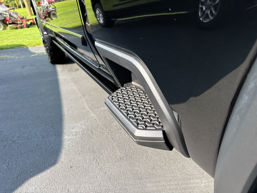New 2026 Chevrolet Silverado 2500 High Country w/ Midnight Edition AWD/4WD image 11
