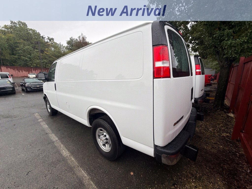 Certified 2025 Chevrolet Express 2500 w/ Driver Convenience Package RWD image 6