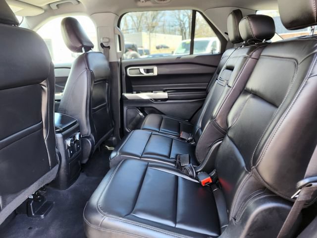 Certified 2022 Ford Explorer XLT w/ Equipment Group 202A AWD/4WD image 16