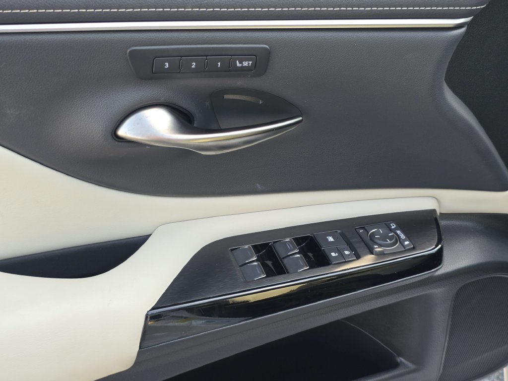 Certified 2023 Lexus ES 350 w/ Premium Package FWD image 30
