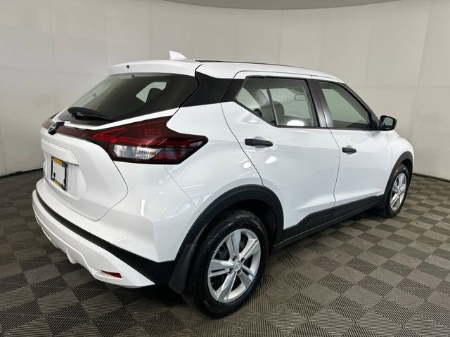 Used 2025 Nissan Kicks Play S image 3