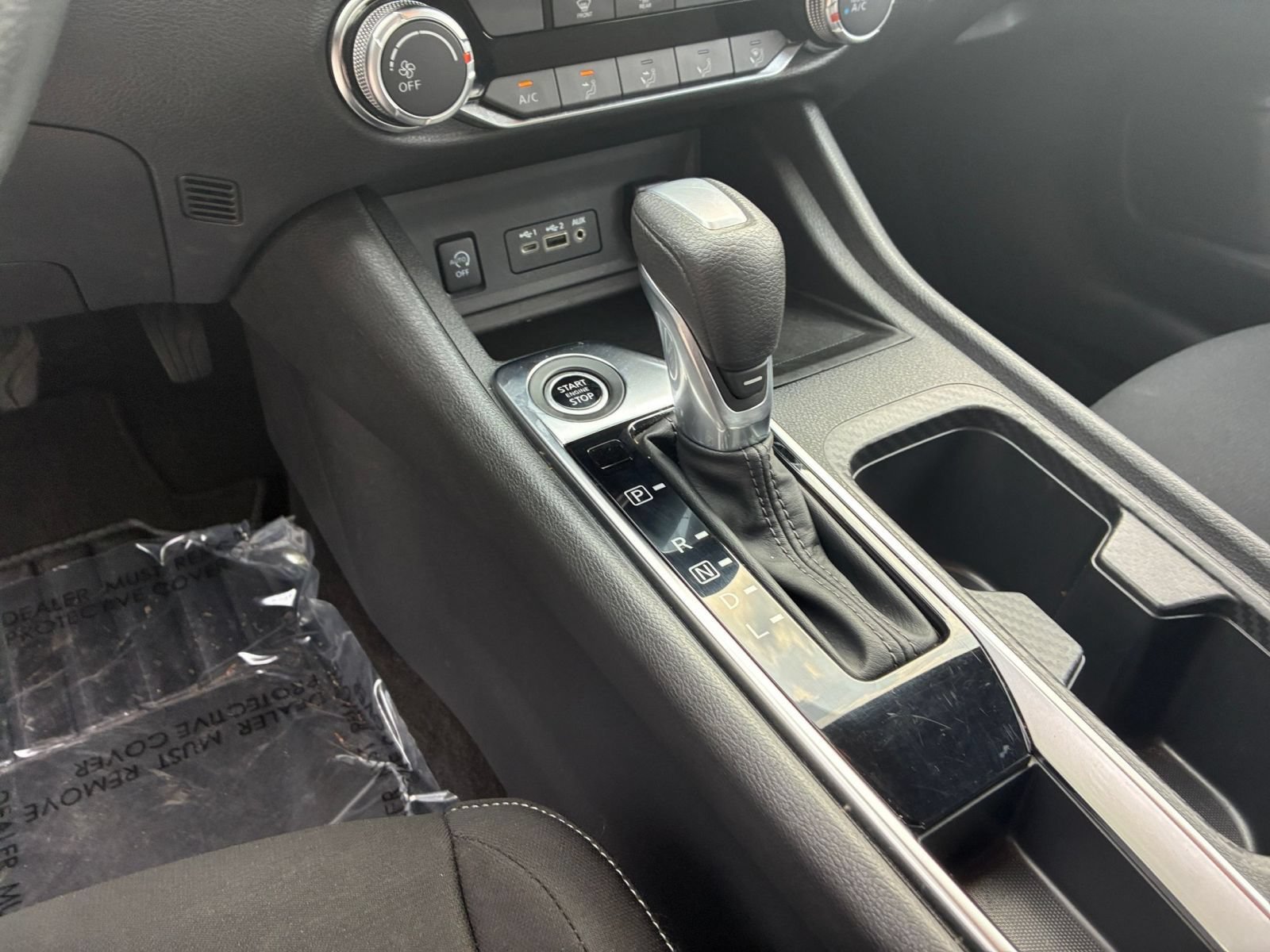Used 2025 Nissan Sentra SV FWD image 36