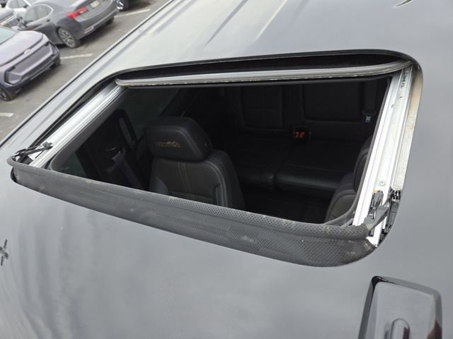 Used 2024 Chevrolet Silverado 1500 High Country w/ High Country Premium Package image 3