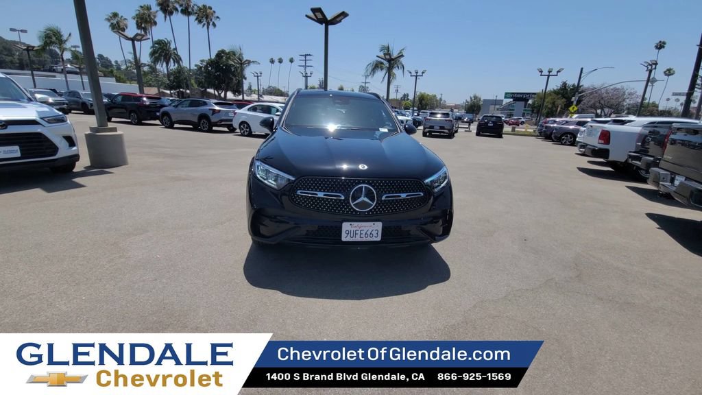 Used 2025 Mercedes-Benz GLC 300 image 3