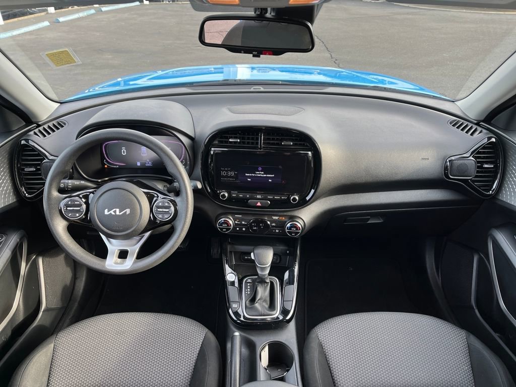 Used 2024 Kia Soul S image 2