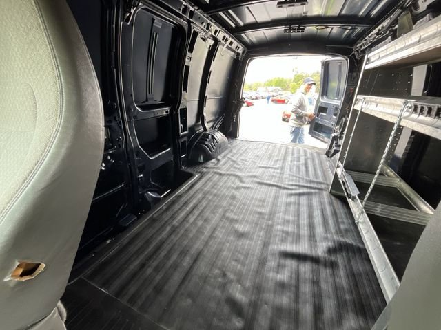 Used 2015 Chevrolet Express 2500 RWD image 22