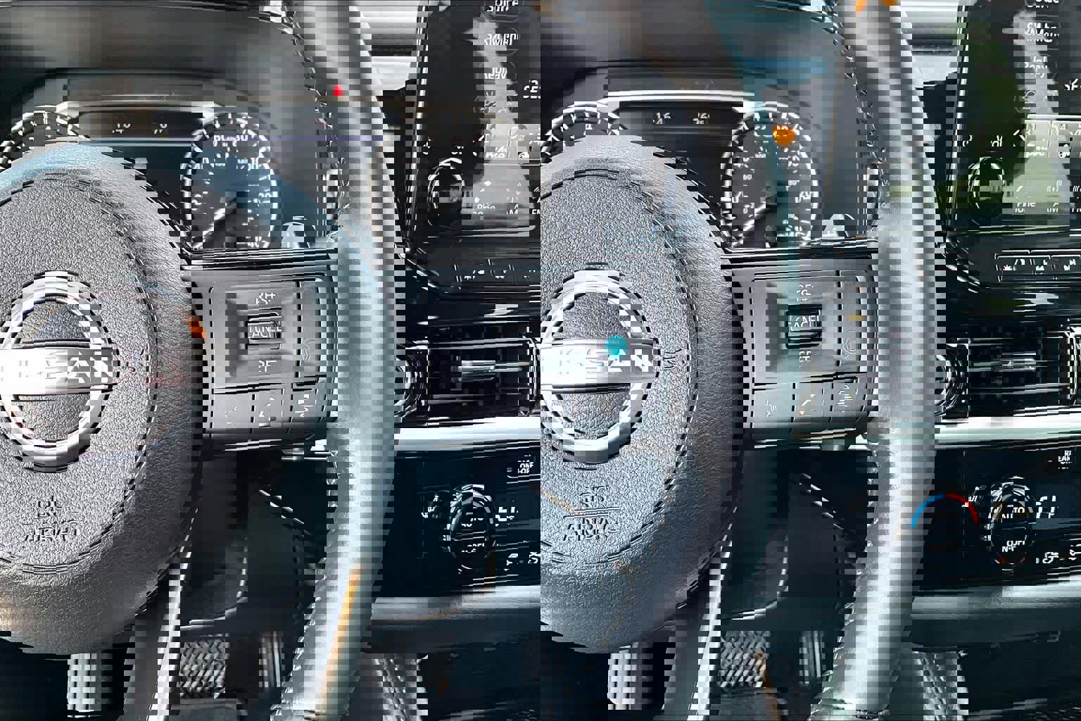 Used 2024 Nissan Pathfinder SL image 24