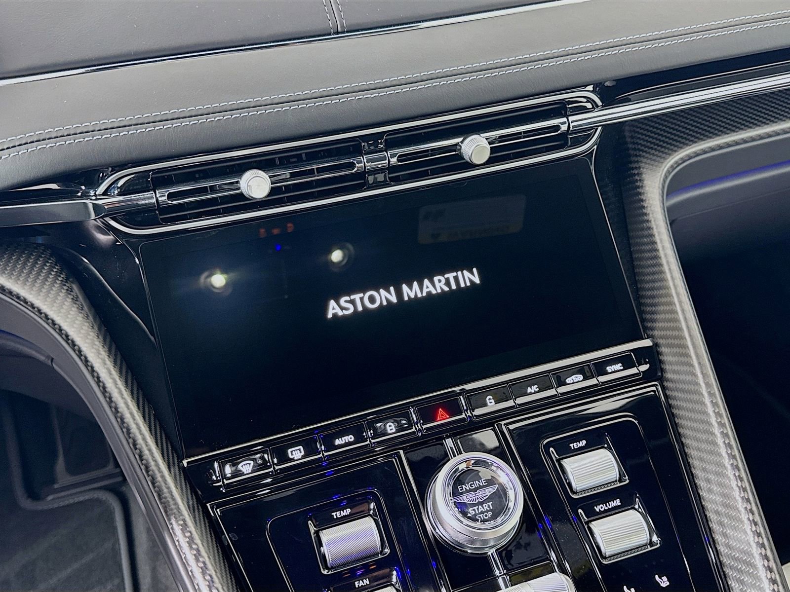 Used 2026 Aston Martin DB12 Coupe RWD image 13