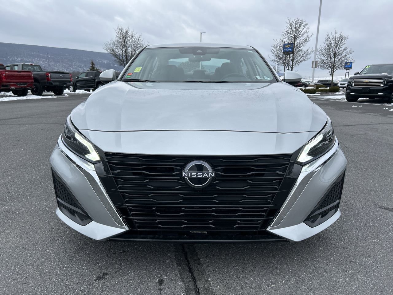 Used 2023 Nissan Altima 2.5 SV FWD image 12