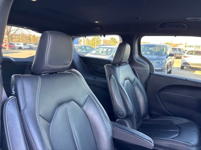 Used 2021 Chrysler Pacifica Touring-L w/ S Appearance Package image 25