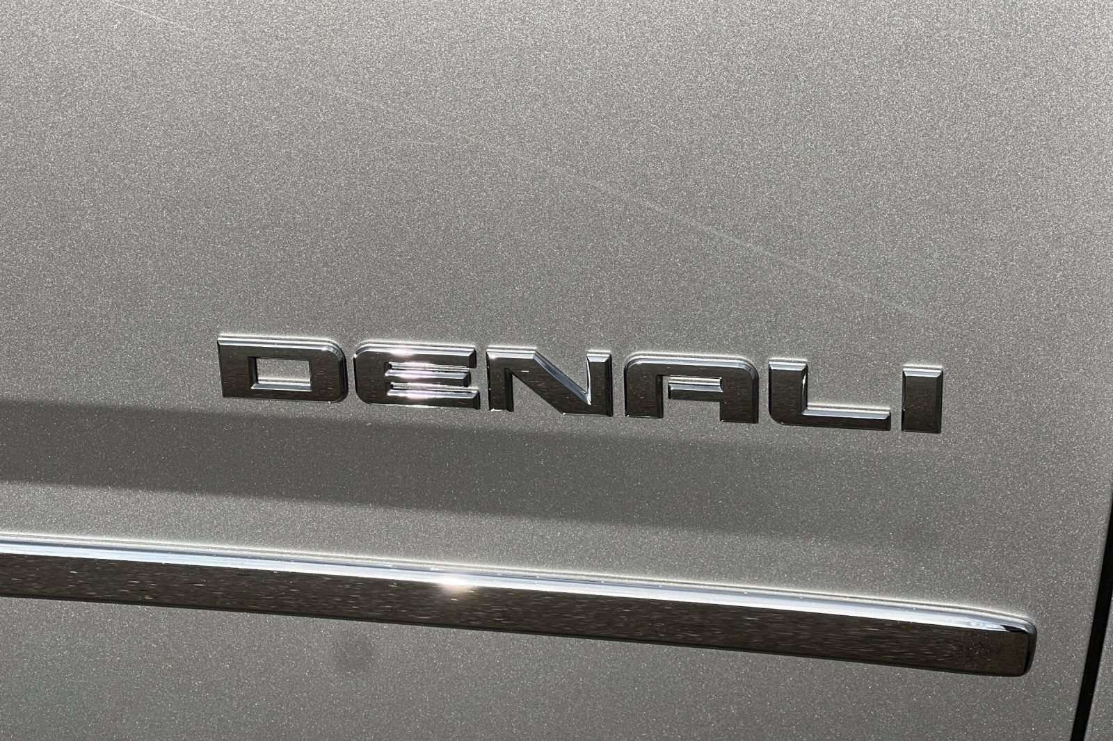 Used 2018 GMC Yukon XL Denali w/ Denali Ultimate Package AWD/4WD image 26