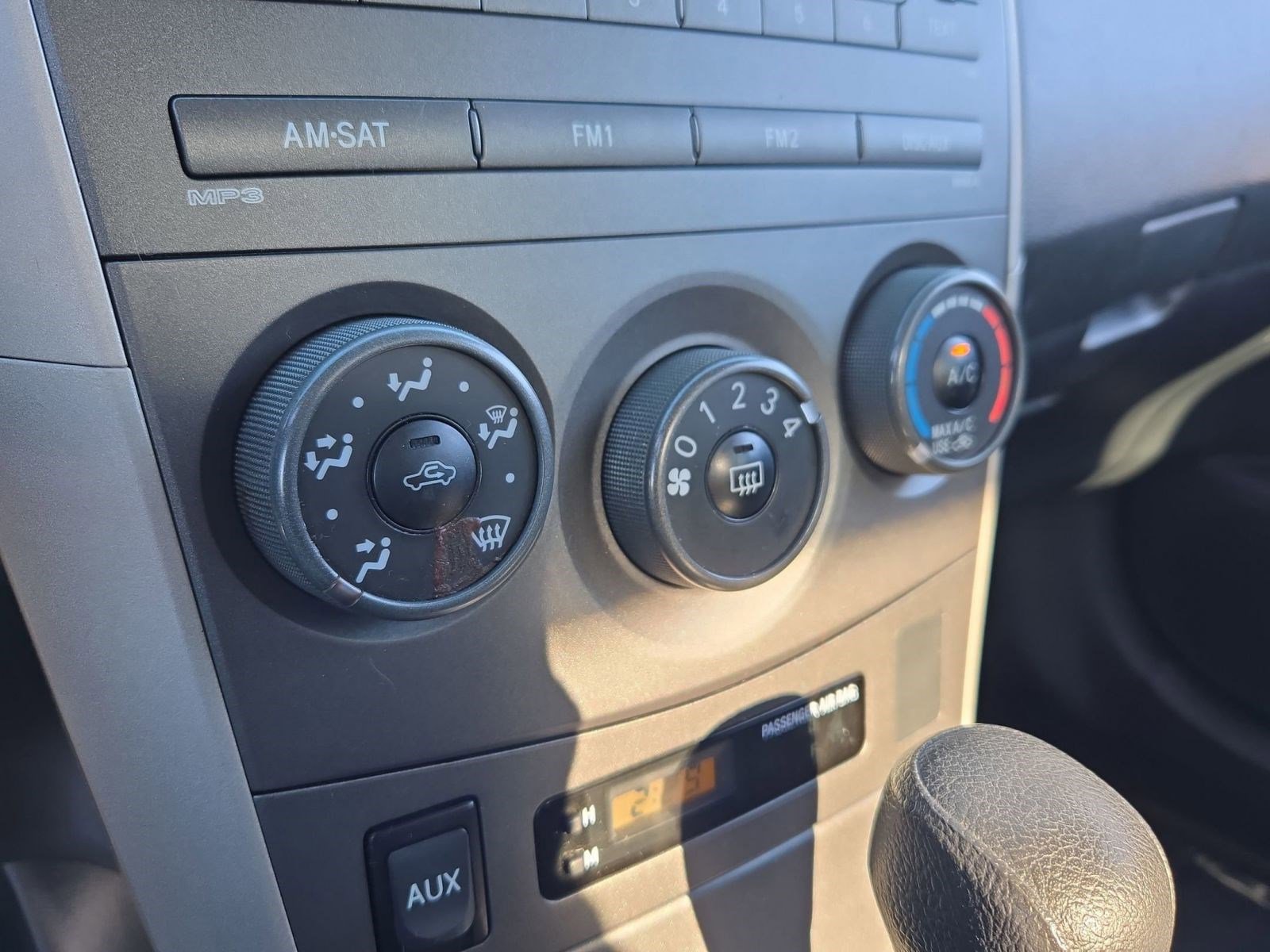 Used 2011 Toyota Corolla LE image 16