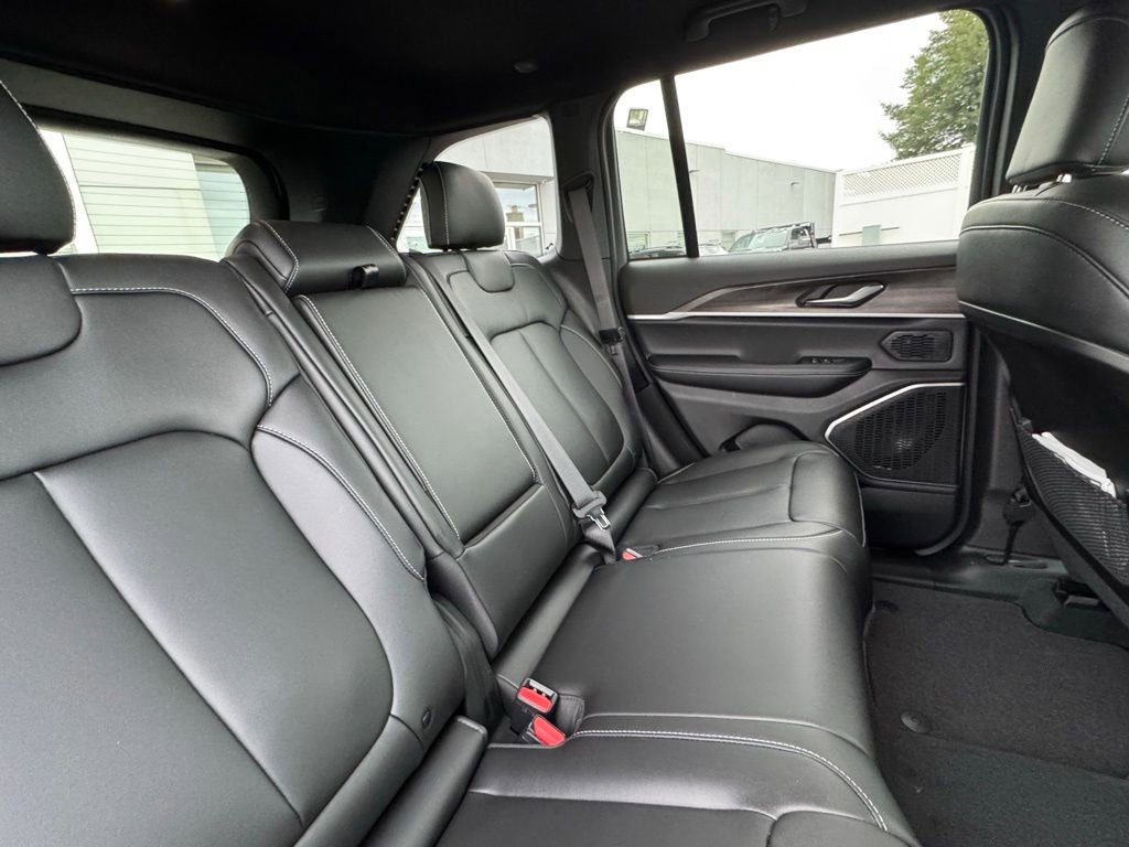 New 2026 Jeep Grand Cherokee Limited w/ Limited Altitude Package image 23