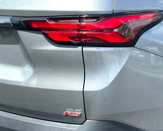 Used 2023 Chevrolet Traverse RS FWD image 13