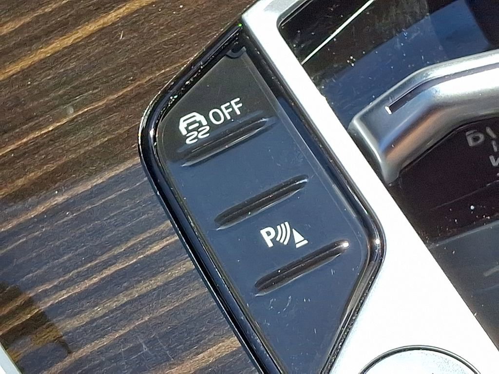 Used 2023 BMW X7 xDrive40i w/ Premium Package image 27