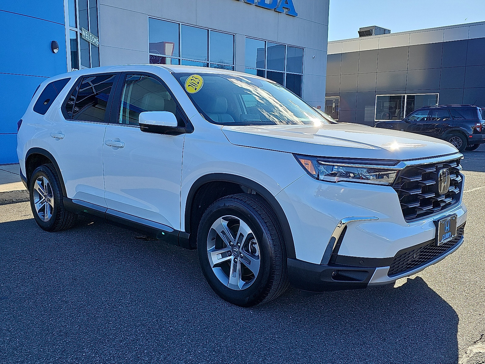 Used 2023 Honda Pilot EX-L image 3