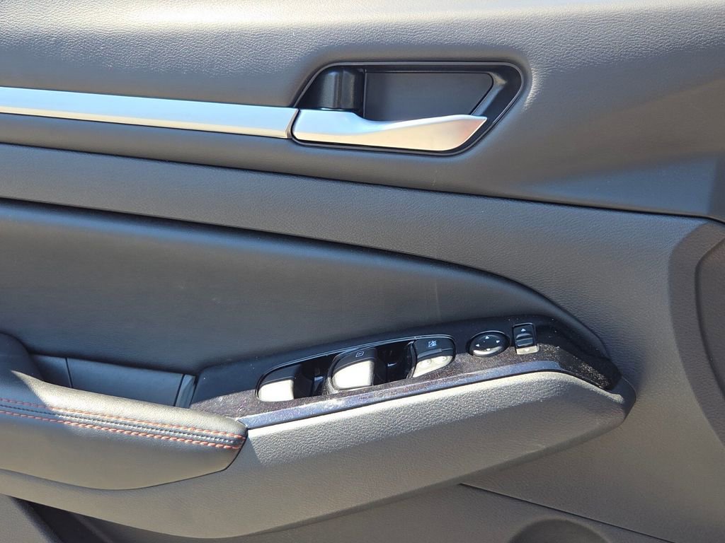 Used 2025 Nissan Altima 2.5 SR image 26