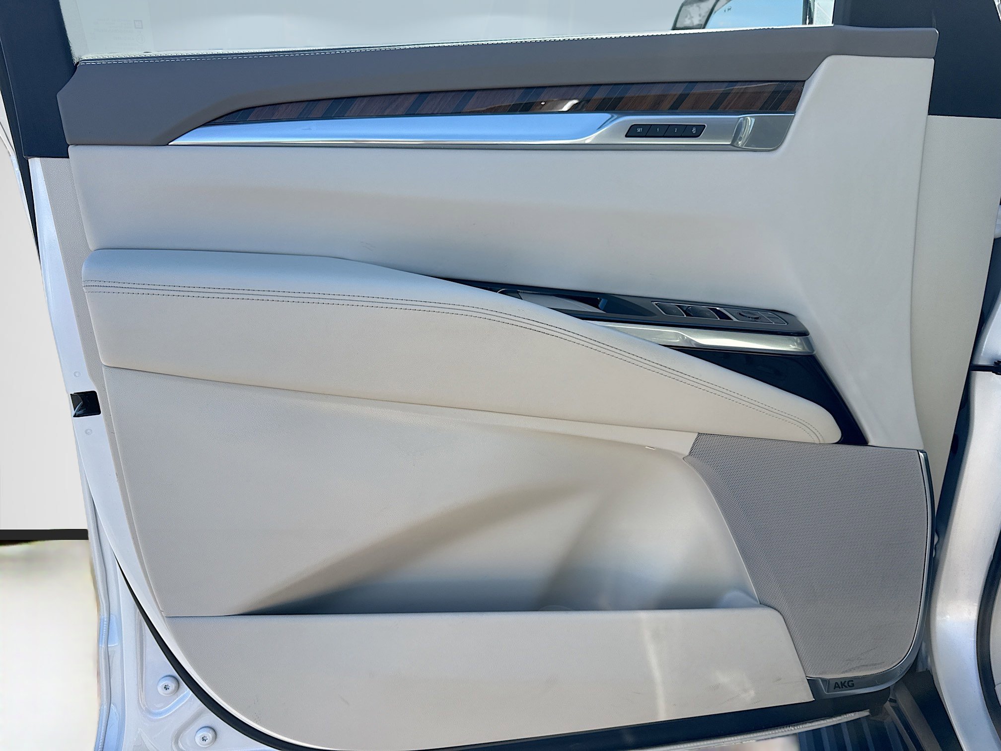 Used 2025 Cadillac Escalade ESV Sport Platinum image 24