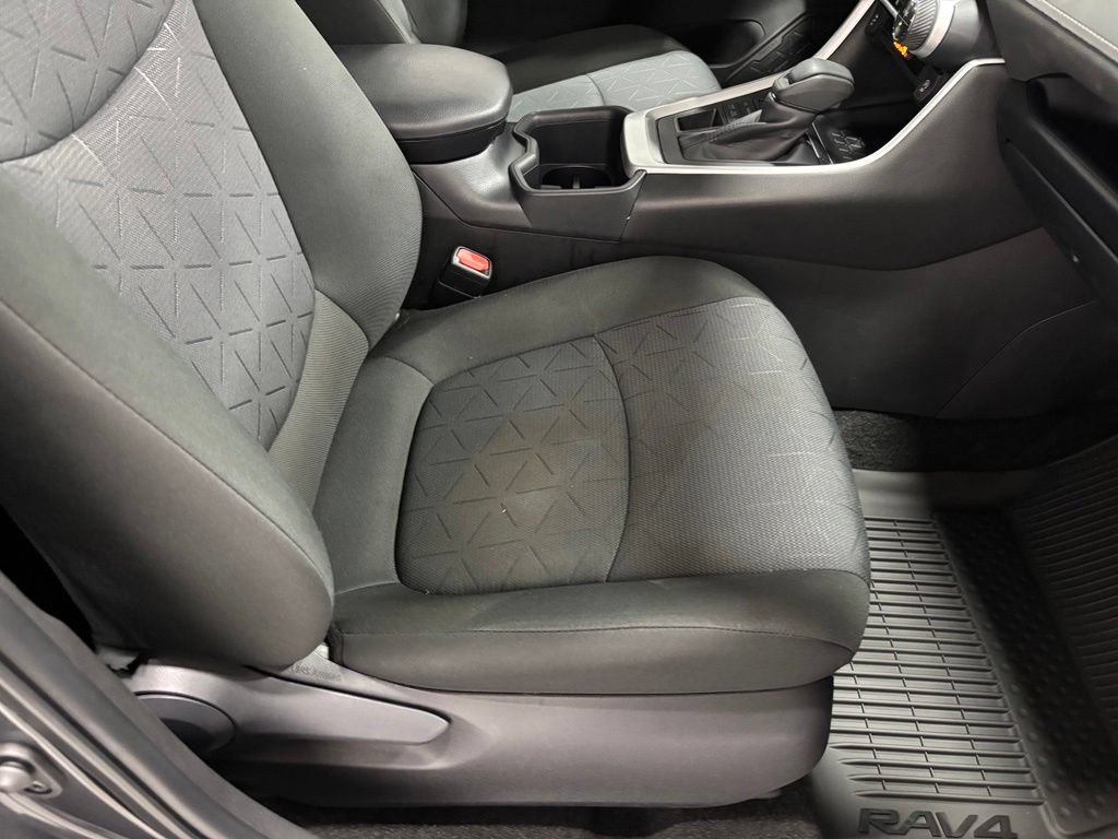 Used 2025 Toyota RAV4 XLE AWD/4WD image 57