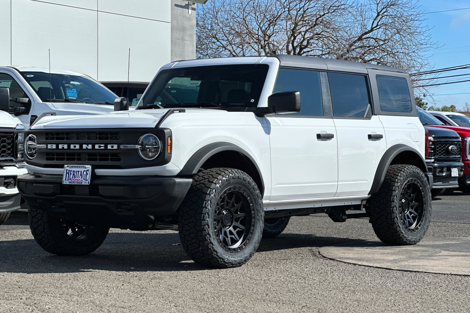 Used 2025 Ford Bronco 4-Door AWD/4WD image 8