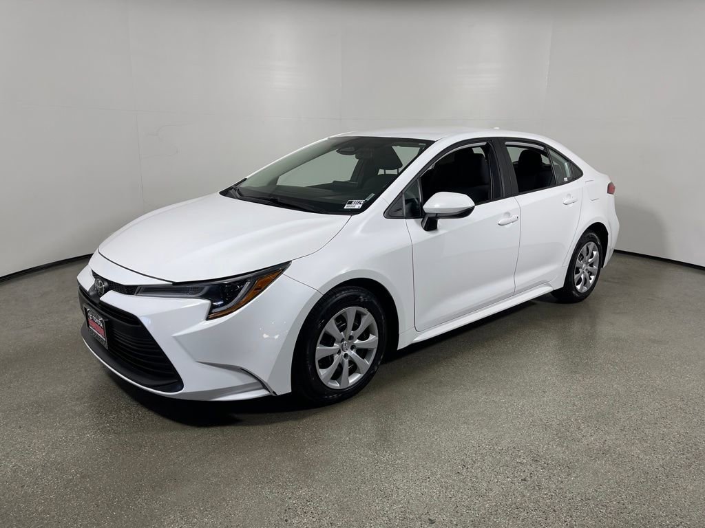 Used 2024 Toyota Corolla LE image 7