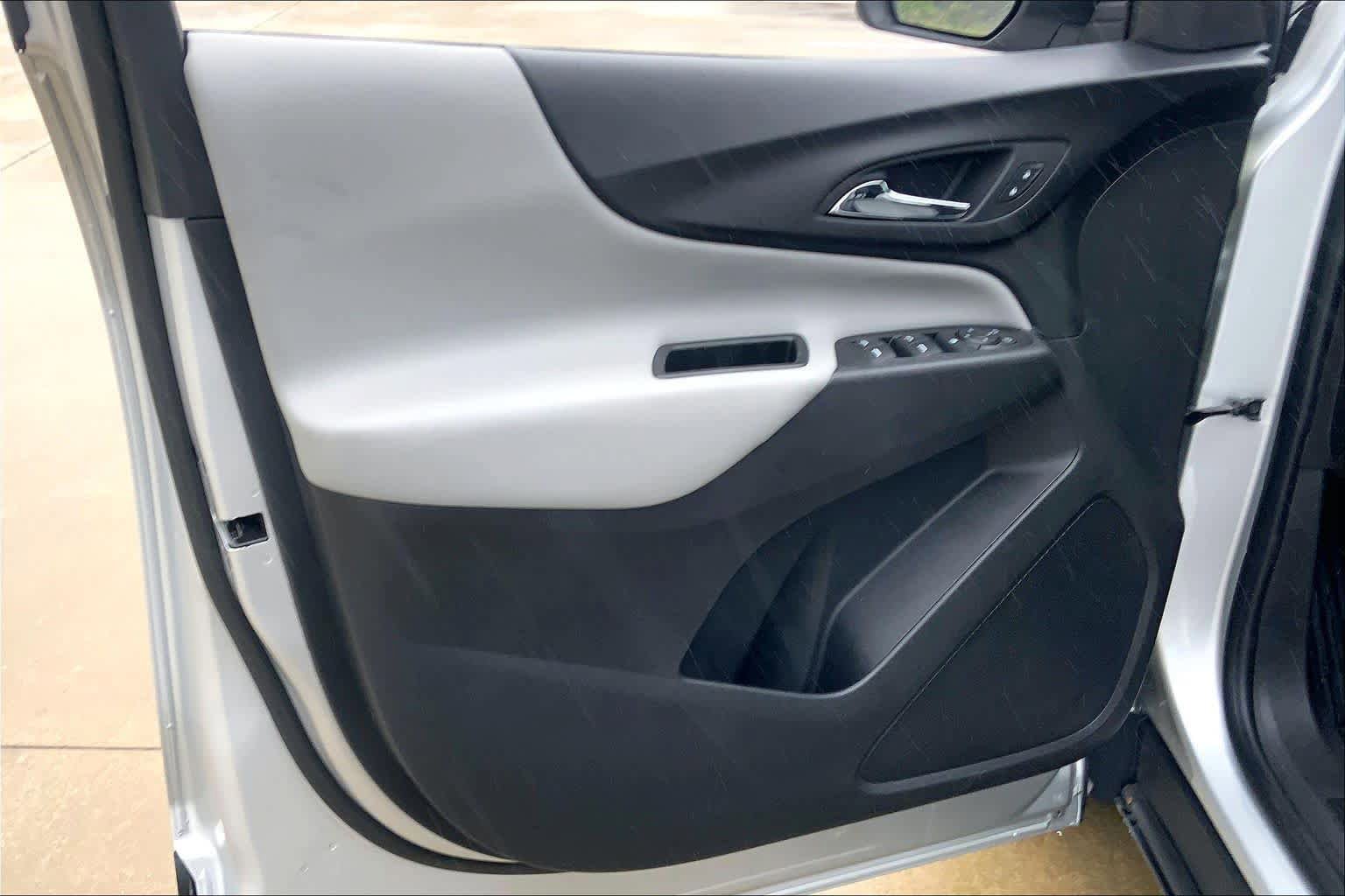 Used 2020 Chevrolet Equinox LS w/ LS Convenience Package FWD image 25