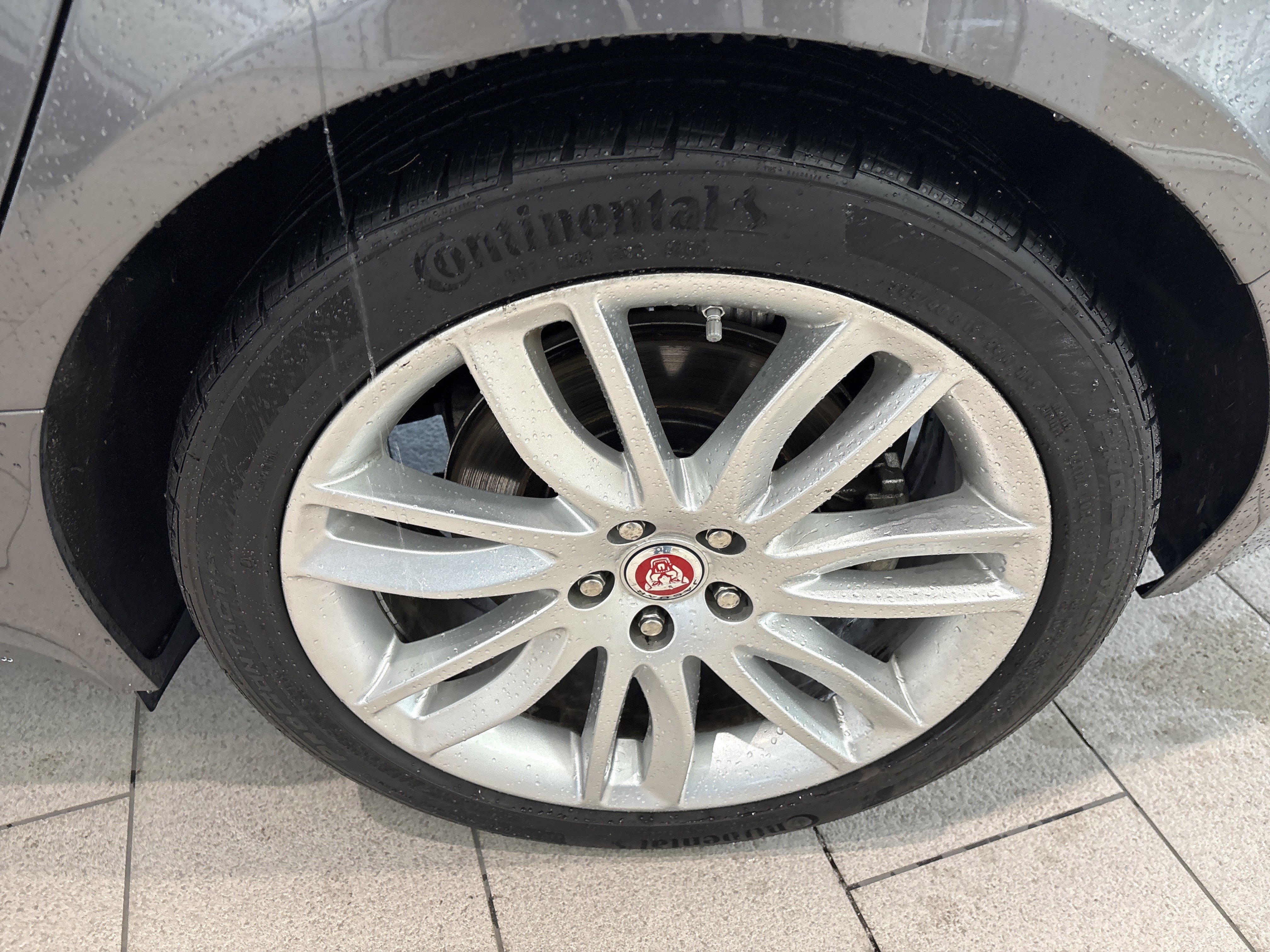 Used 2017 Jaguar XF Prestige image 14