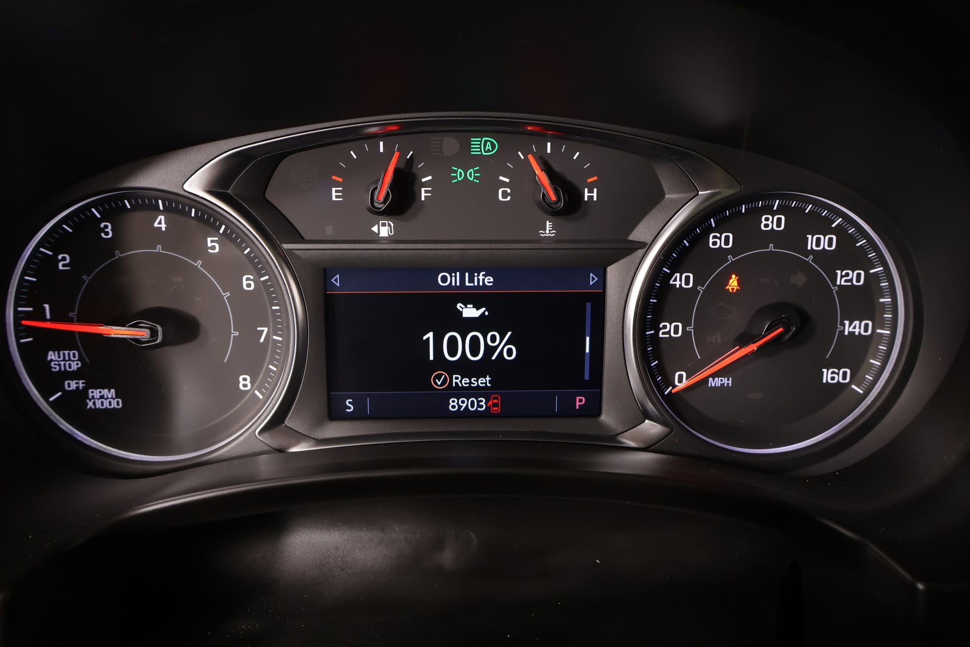 Used 2024 GMC Terrain SLE w/ Driver Convenience Package image 4