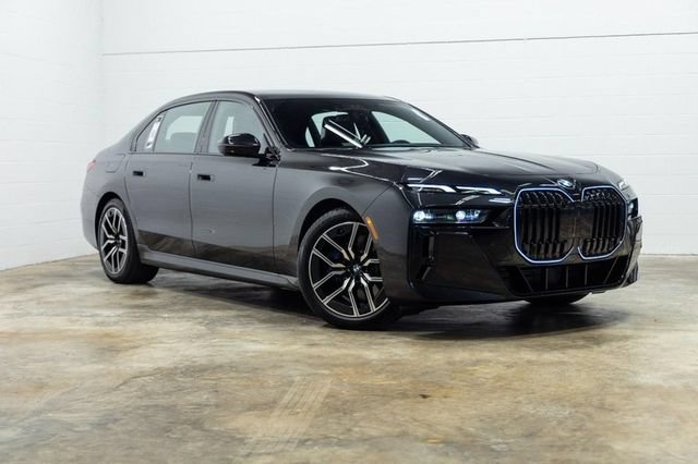 Certified 2025 BMW 740i xDrive AWD/4WD image 4