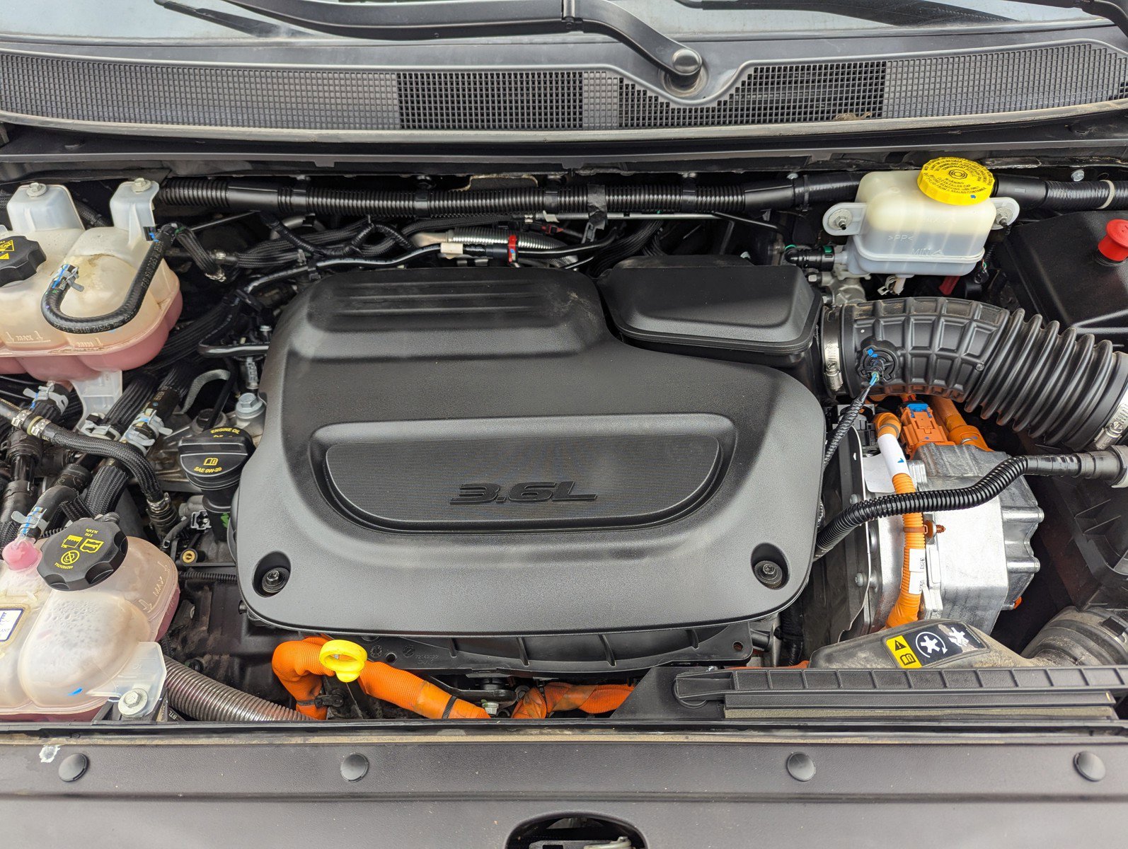 Used 2024 Chrysler Pacifica Select image 32