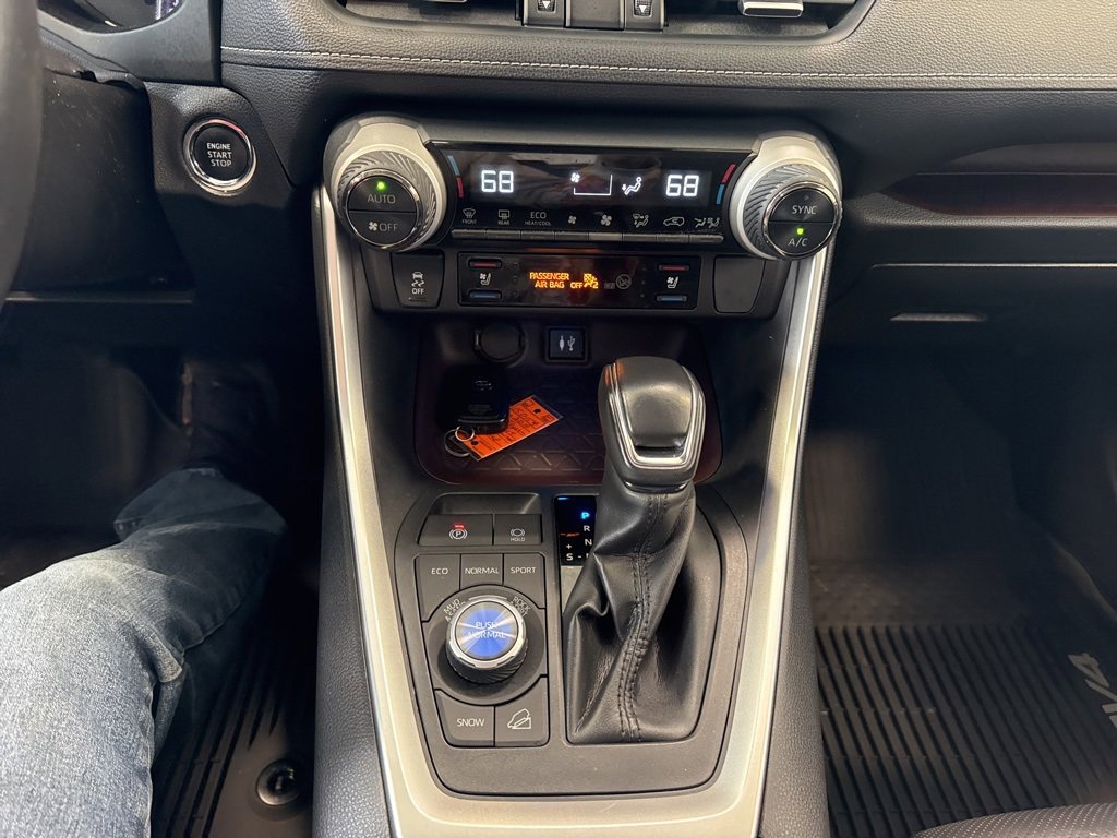 Used 2019 Toyota RAV4 Limited image 27