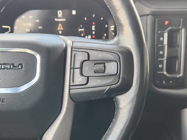 Used 2022 GMC Yukon Denali w/ Advanced Technology Package AWD/4WD image 29