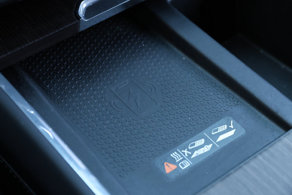 Used 2026 GMC Acadia Denali w/ LPO, Floor Liner Package AWD/4WD image 29